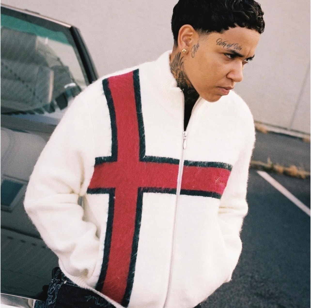 Crtz lux knit zip up-white